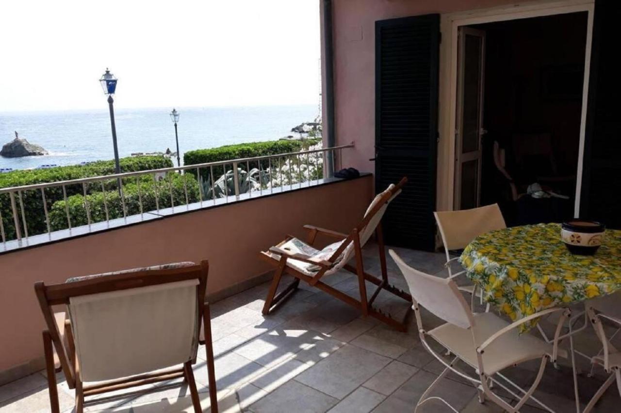 Wind Rose House - By The Beach With Ac & Private Parking Apartment Monterosso al Mare Exterior photo